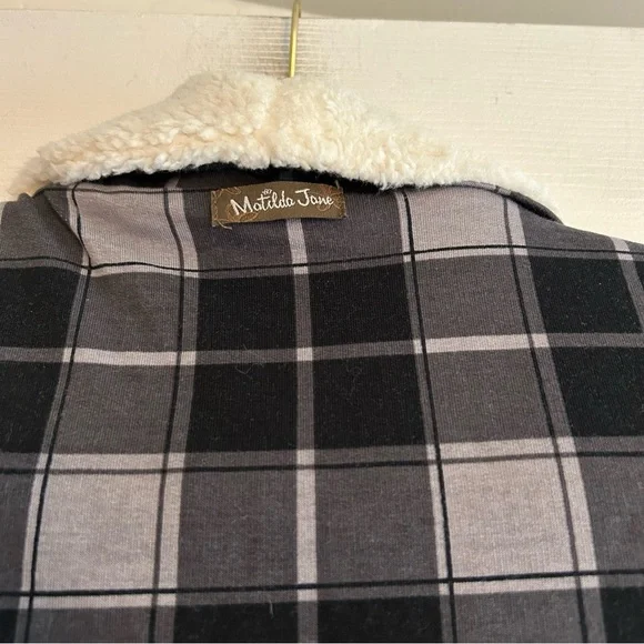 Matilda Jane Reversible Vest with black gray plaid and faux fur size Large - Picture 5 of 9